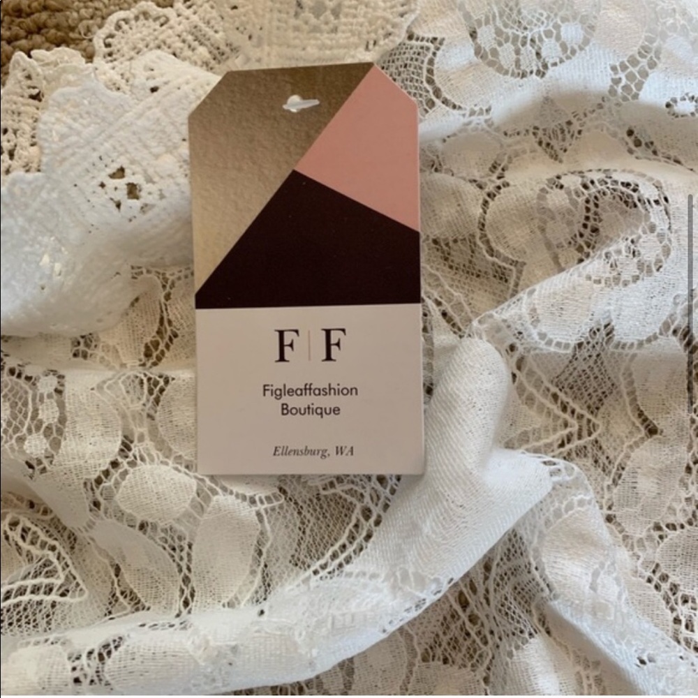 𝓵𝓪𝓼𝓽 𝓸𝓷𝓮 | Lace Mock Neck Blouse - Picture 6 of 6
